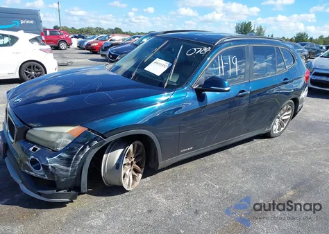 2015 BMW X1 xDrive28I из США, поврежденный, VIN WBAVL1C57FVY30820